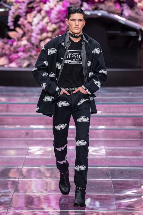 versace men's runway|Versace runway fashion show.